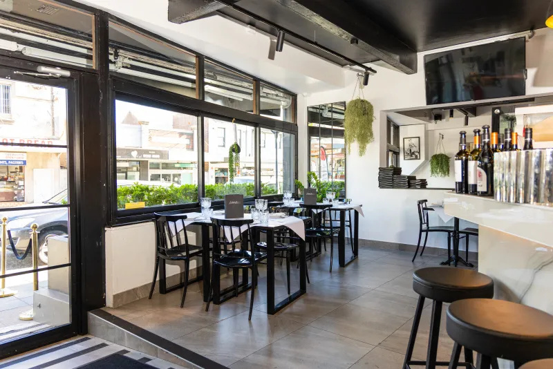 The bar and dining room at La Botte D'Oro, Leichhardt — set for aperitivo